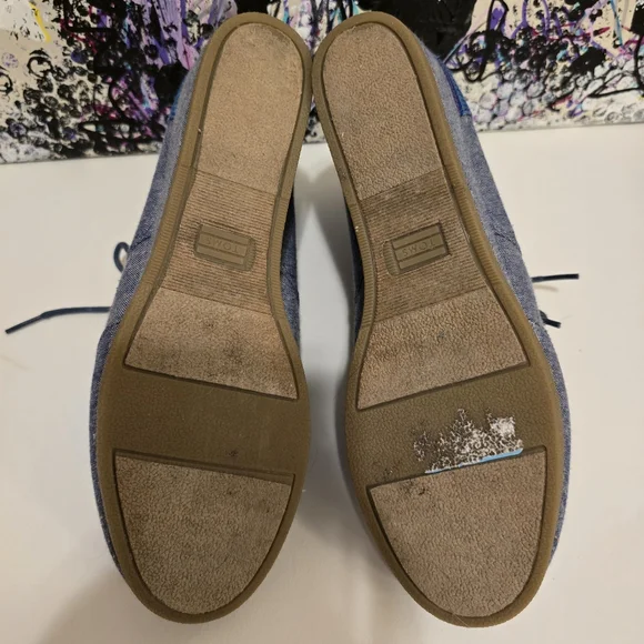 TOMS Speckled Denim Wedge Booties Tribal Design On Back Heels Laceup Shoes Sz 6 - Picture 17 of 17